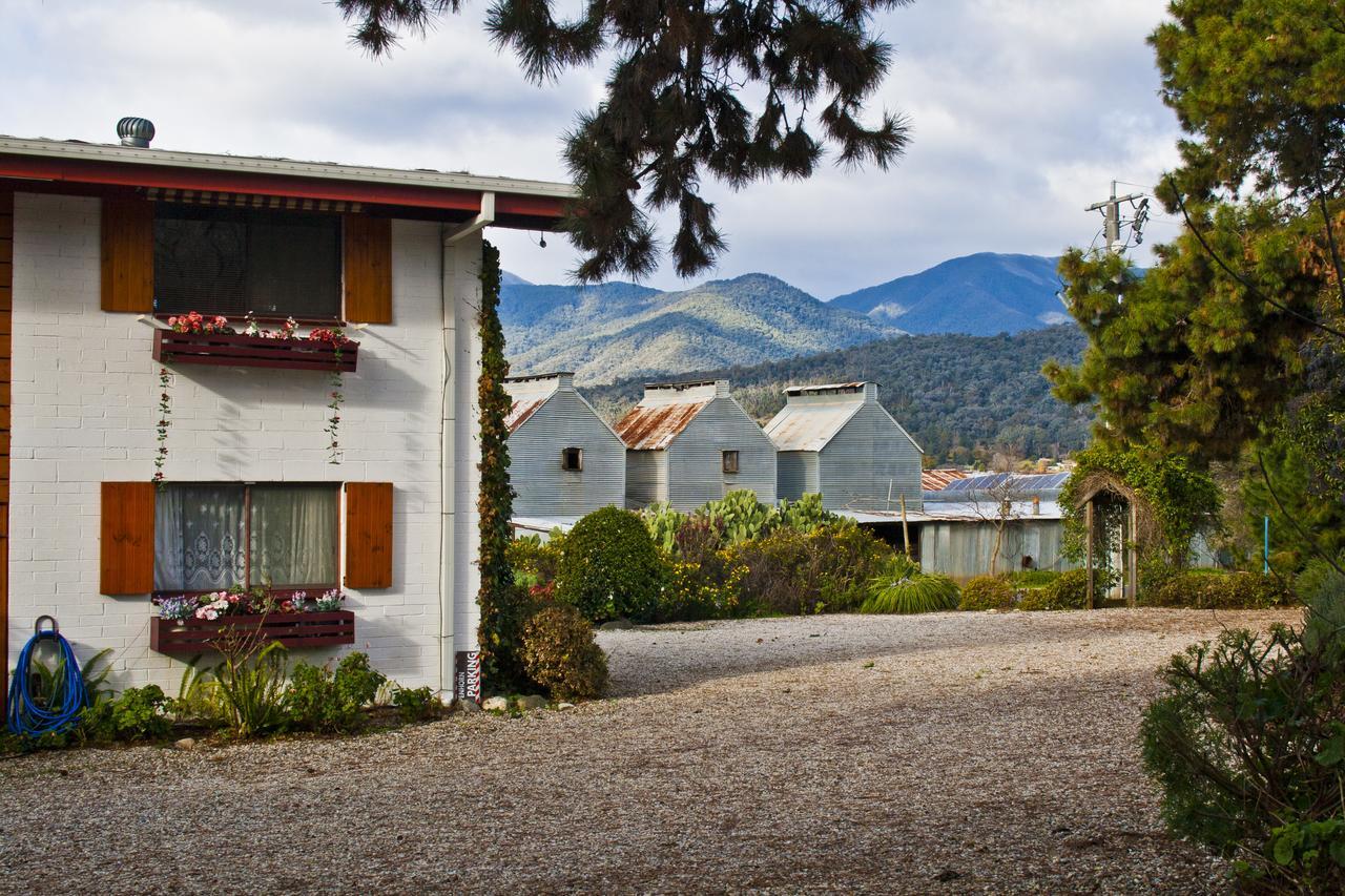 Alpenhorn Holiday Units Mount Beauty Exterior foto