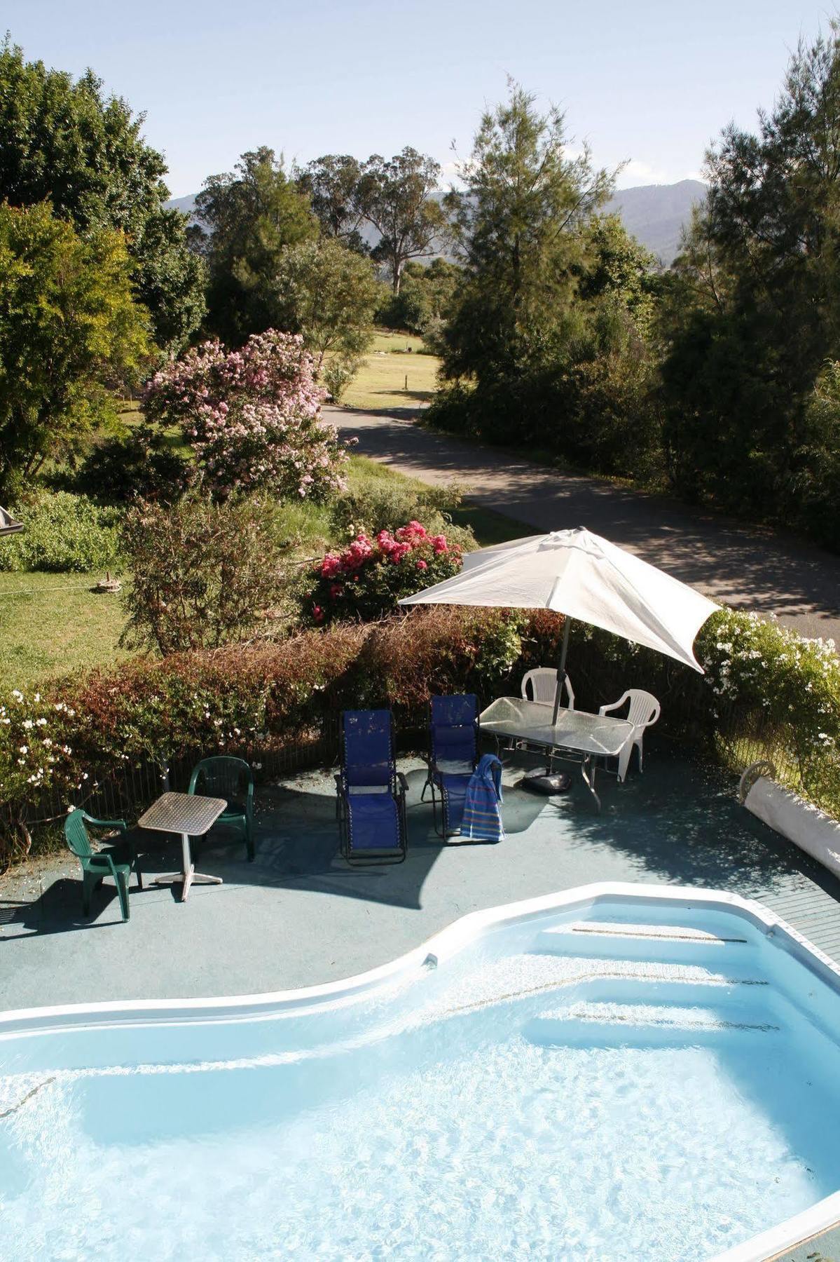 Alpenhorn Holiday Units Mount Beauty Exterior foto