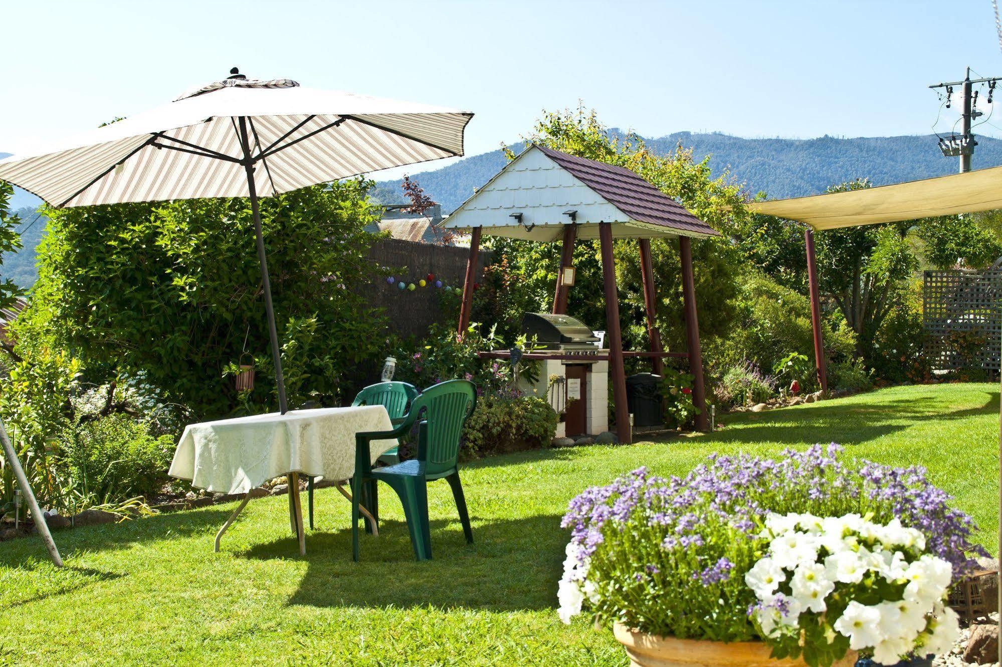 Alpenhorn Holiday Units Mount Beauty Exterior foto